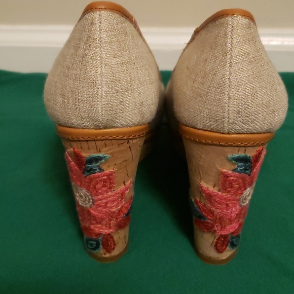 Antonio Melani Wedges (new) - Picture 3 of 5